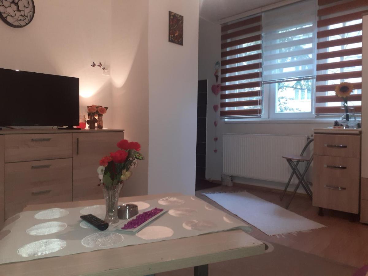 Ada Apartman Appartement Sarajevo Buitenkant foto